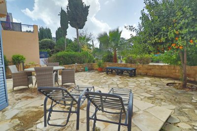 Ground Floor Apartment  For Sale  in  Universal Area