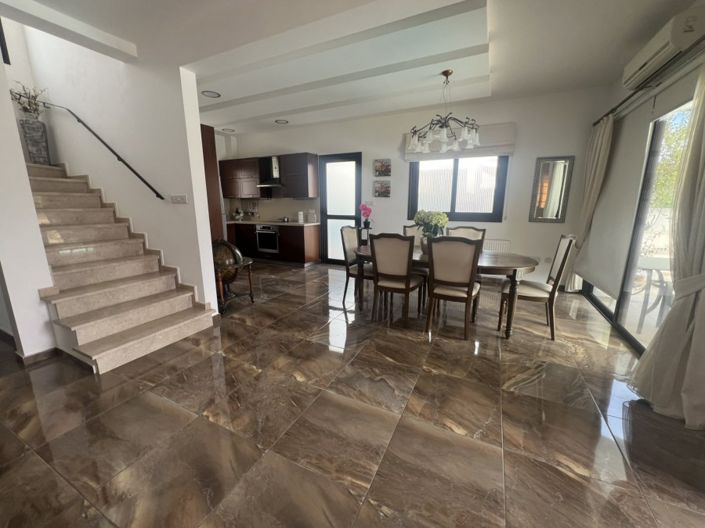 Image No.8-3 Bed Villa for sale