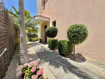 Detached Villa For Sale  in  Peyia Village