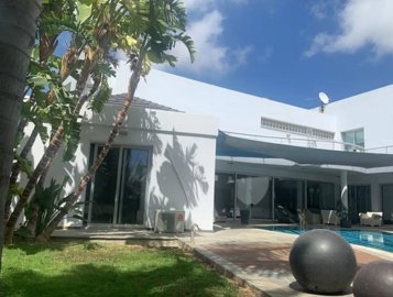 Detached Villa For Sale  in  Select Location