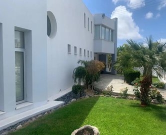 Detached Villa For Sale  in  Select Location
