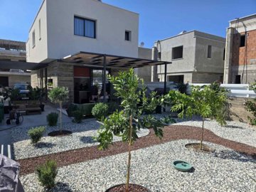 Detached Villa For Sale  in  Yeroskipou