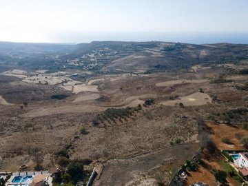 Field - Ineia, Paphos