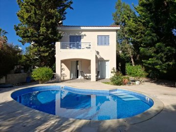 Detached Villa For Sale  in  Chlorakas