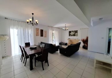 Detached Villa For Sale  in  Chlorakas