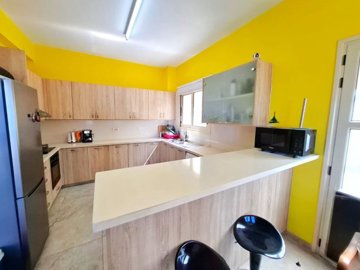 Detached Villa For Sale  in  Chlorakas