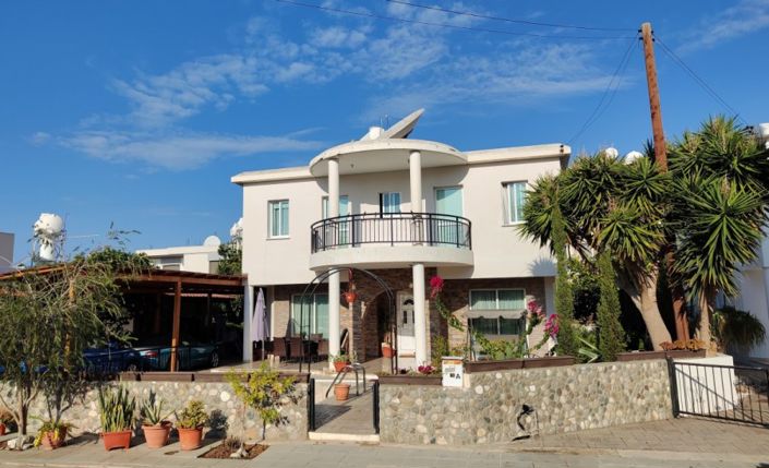 Image No.2-4 Bed Villa for sale