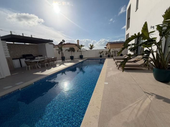 Image No.3-3 Bed Villa for sale