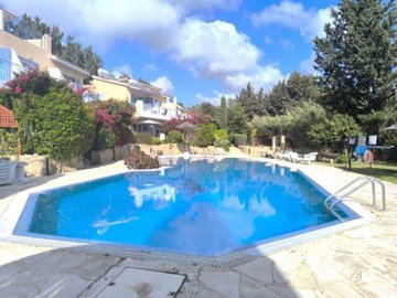 Apartment For Sale  in  Kato Pafos