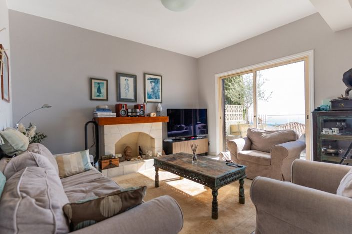 Image No.10-3 Bed House for sale