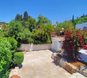 Detached Villa For Sale  in  Kamares