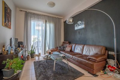 Ground Floor Apartment  For Sale  in  Universal Area