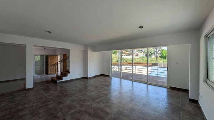 Image No.8-3 Bed House for sale