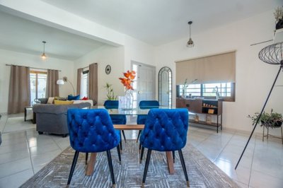 Bungalow For Sale  in  Mesogi