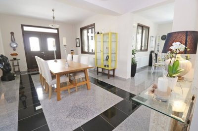 Detached Villa For Sale  in  Select Location
