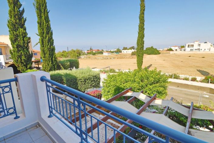 Image No.9-2 Bed Townhouse for sale