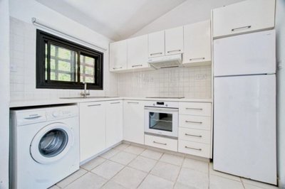 Bungalow For Sale  in  Kamares
