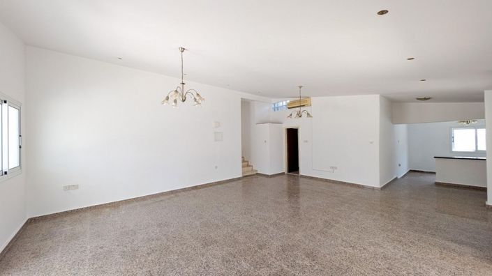 Image No.3-4 Bed House for sale