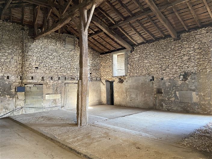 Image No.27-7 Bed House for sale