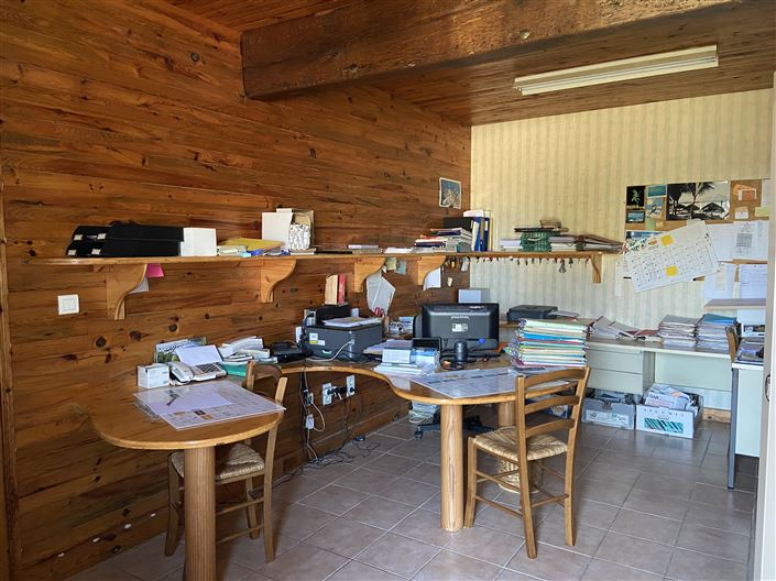 Image No.8-7 Bed House for sale