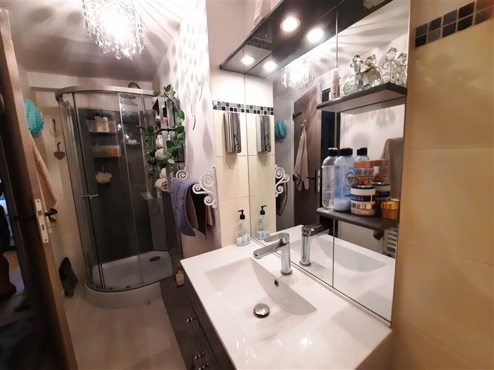 Image No.4-2 Bed House for sale