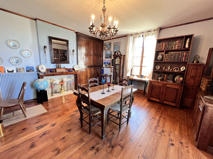 Image No.16-4 Bed House for sale