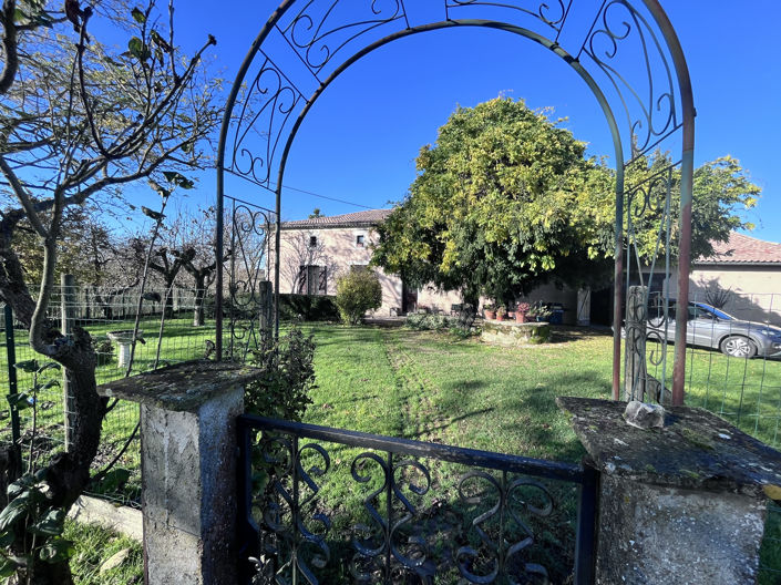 Image No.2-4 Bed House for sale