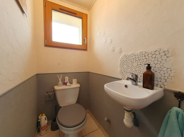 Image No.9-3 Bed House for sale