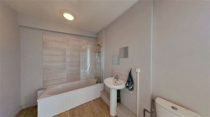 Image No.8-2 Bed House for sale