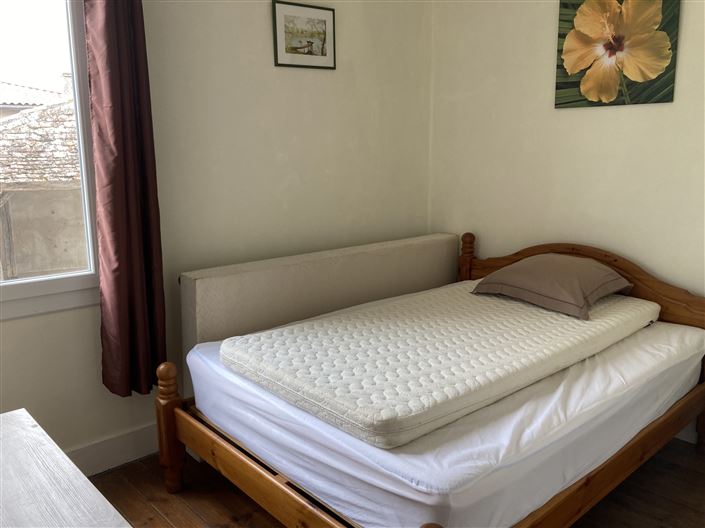 Image No.10-3 Bed House for sale