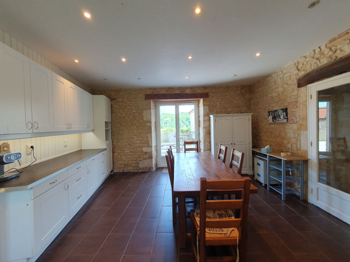 Image No.11-13 Bed House for sale