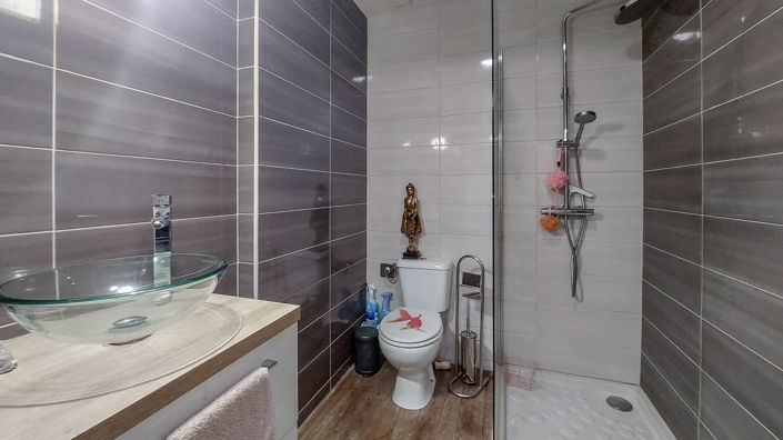 Image No.16-3 Bed House for sale