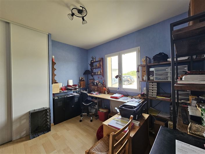 Image No.17-3 Bed House for sale