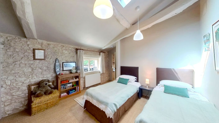 Image No.12-5 Bed House for sale