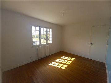 15586588013