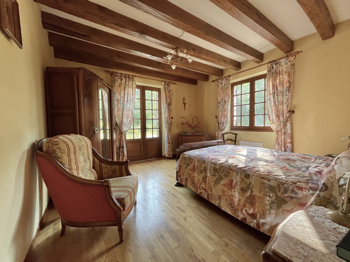 Image No.8-5 Bed House for sale