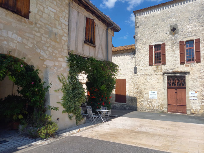 Image No.12-2 Bed House for sale