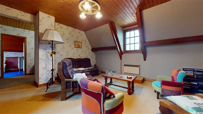 Image No.10-5 Bed House for sale