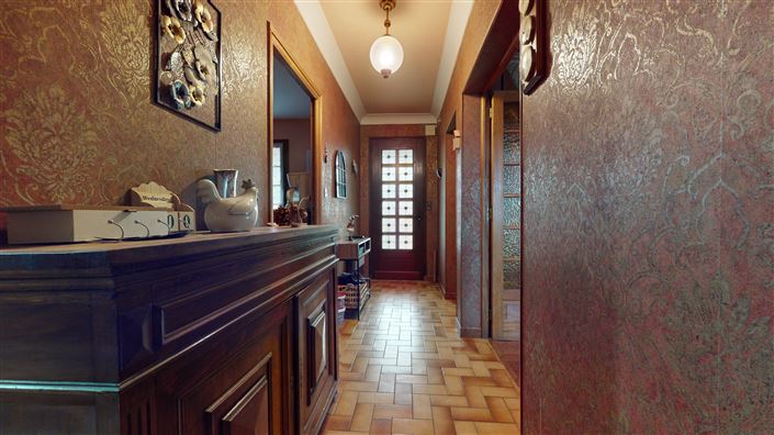 Image No.3-5 Bed House for sale