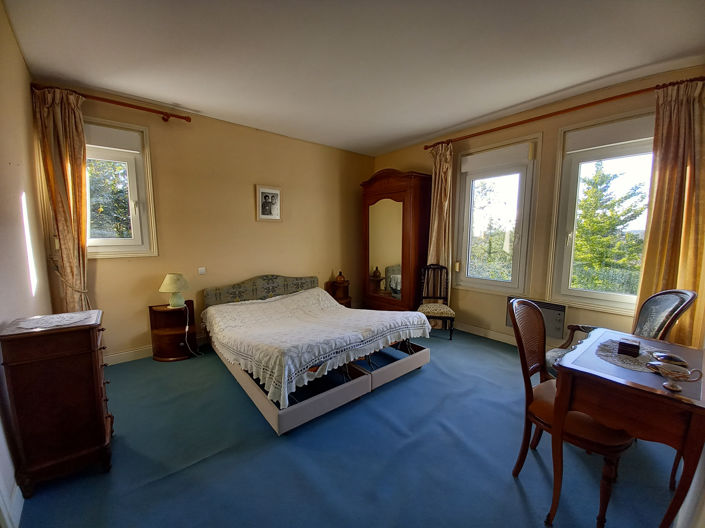 Image No.8-5 Bed House for sale