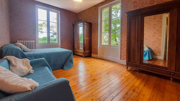 Image No.13-7 Bed House for sale