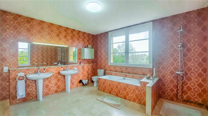 Image No.16-7 Bed House for sale