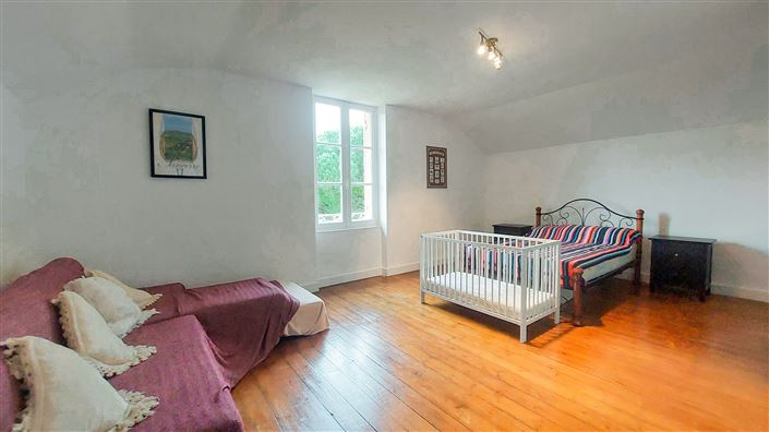 Image No.19-7 Bed House for sale