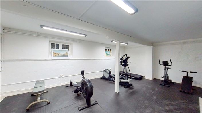 Image No.21-7 Bed House for sale