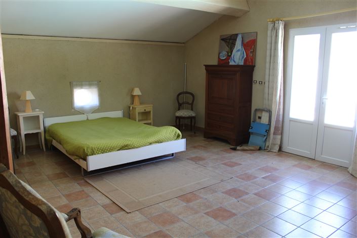 Image No.11-6 Bed House for sale