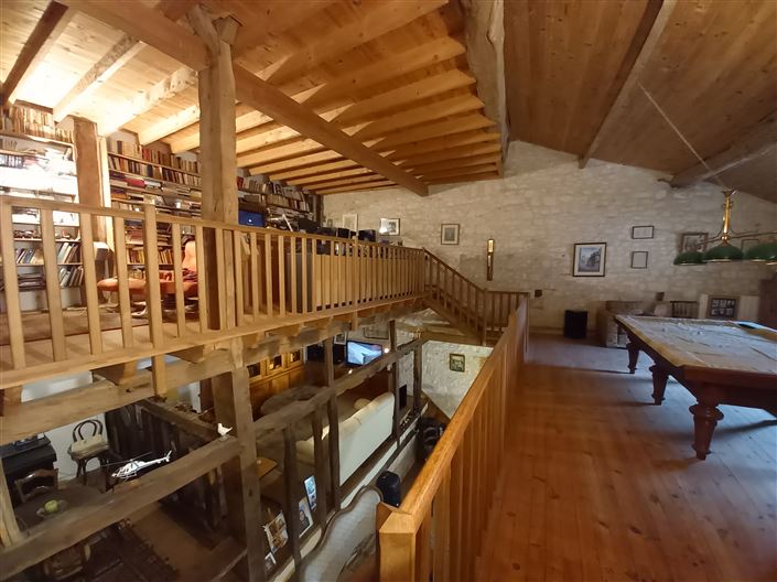 Image No.3-6 Bed House for sale