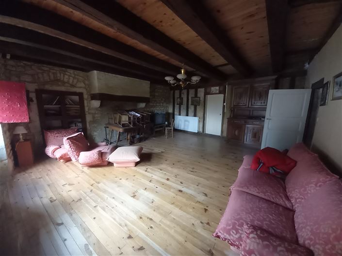 Image No.6-6 Bed House for sale