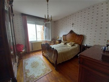 1545761607
