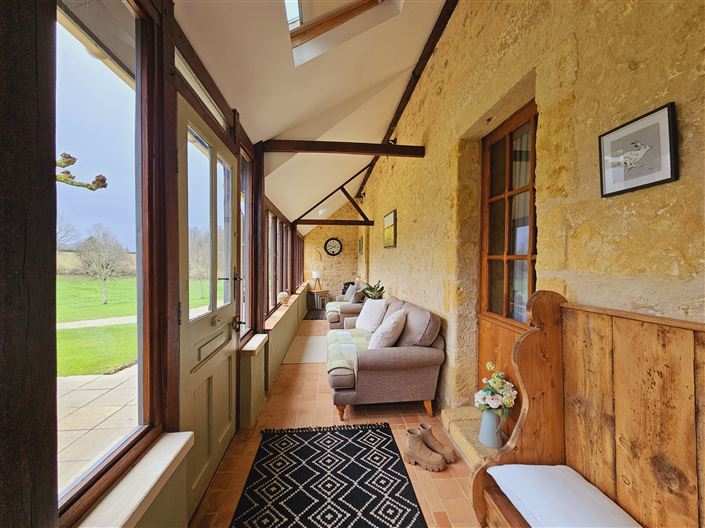 Image No.20-5 Bed House for sale