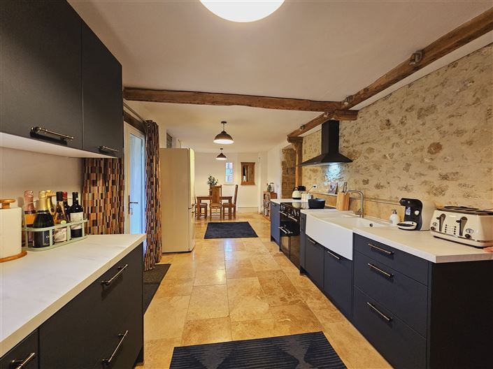 Image No.6-5 Bed House for sale